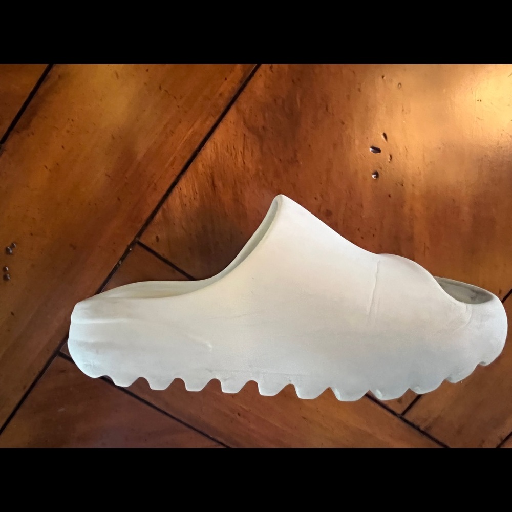 Yeezie slides